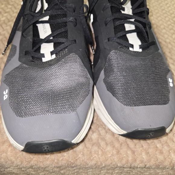 On Running Men's Gray and Black Cloud Sneakers - Picture 5 of 15